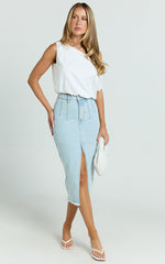 Janeve Midi Skirt - Front Split Denim Skirt in MID WASH
